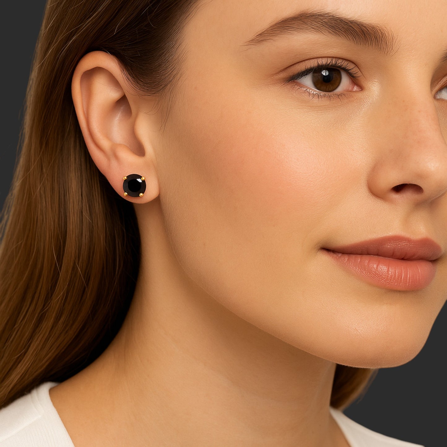 2CT Noir Solé 4-Prong Studs